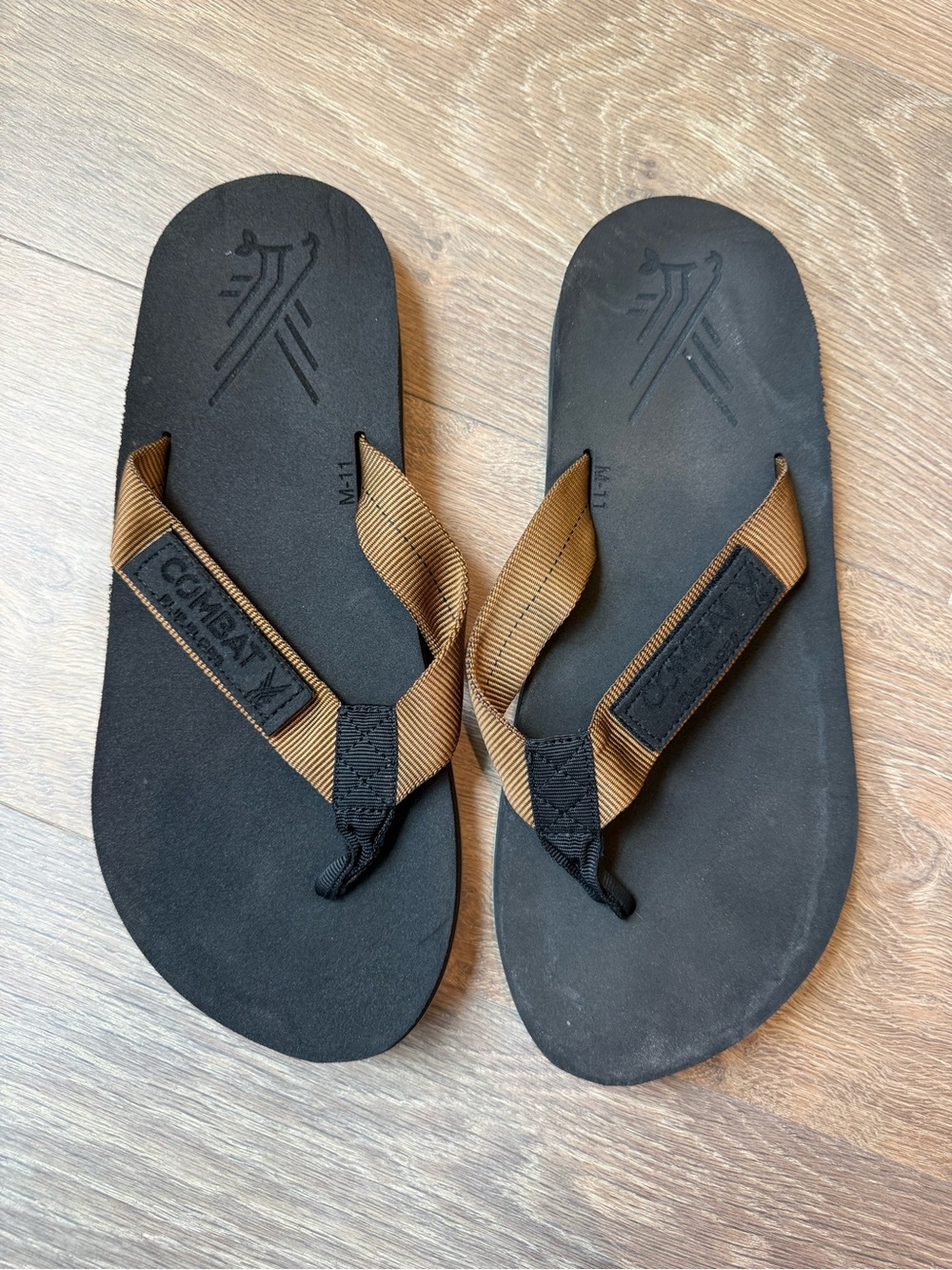 Cambat Men's Black & Brown Flip Flop Sandals size 11